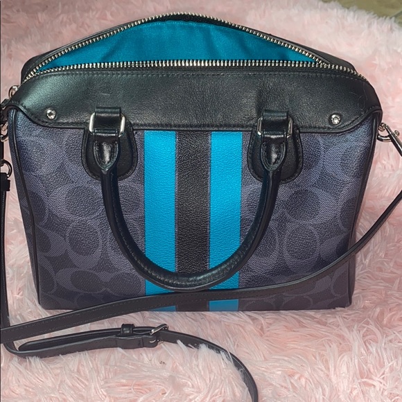 Coach - Picture 5 of 5